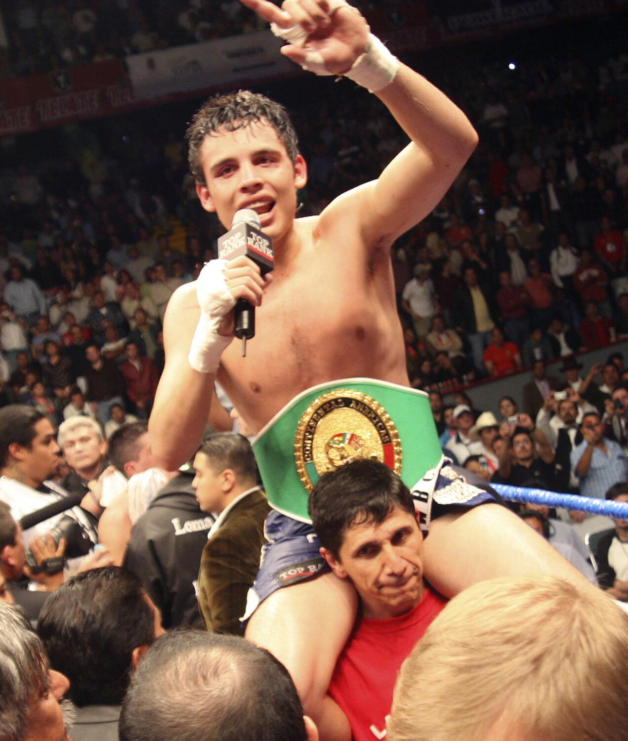 Primer plano de Julio César Chávez Jr., quien se encuentra detenido por ICE en Estados Unidos.