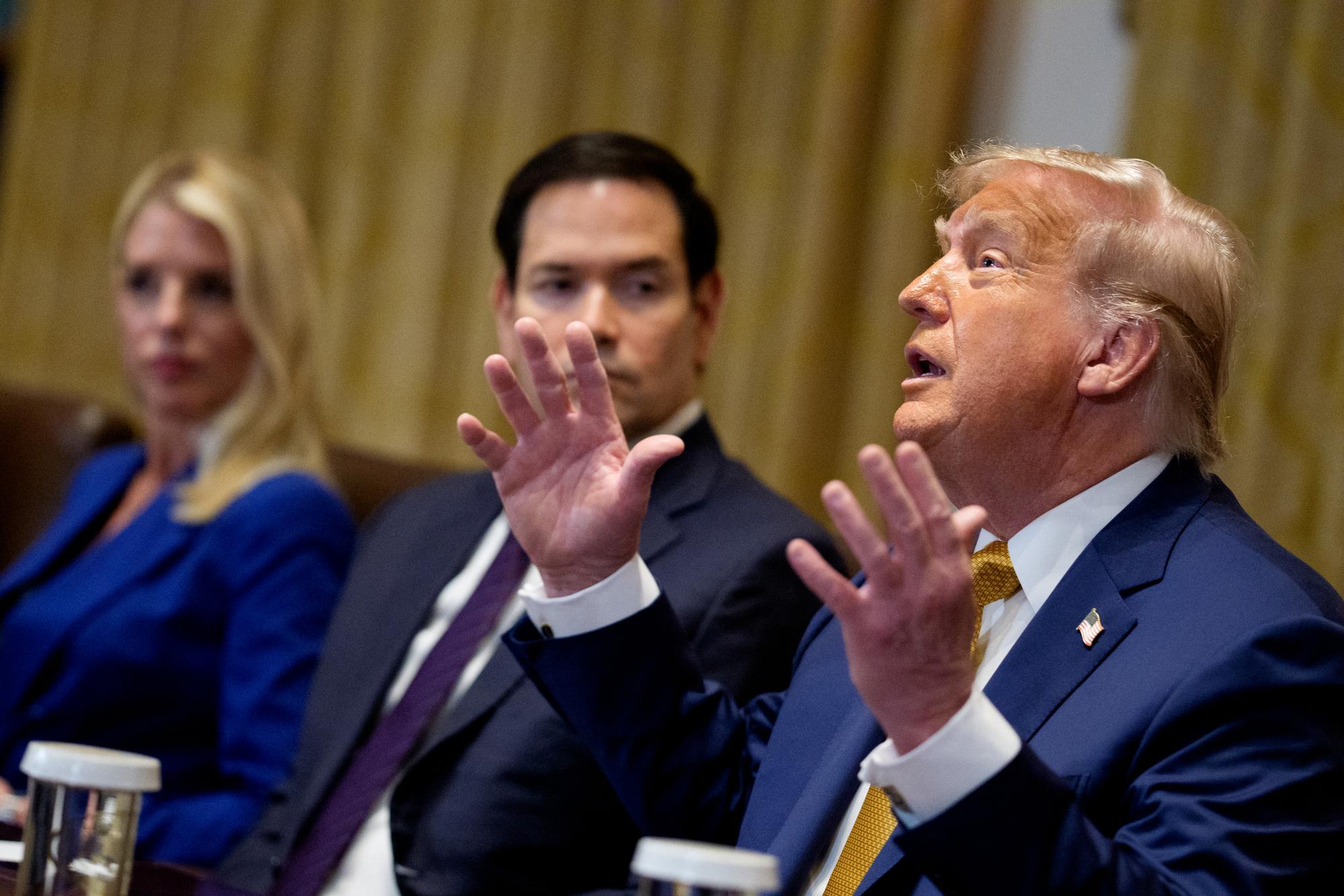 Donald Trump a accusé ce mardi 8 juillet Vladimir Poutine de dire « beaucoup de conneries » à propos de l’Ukraine.