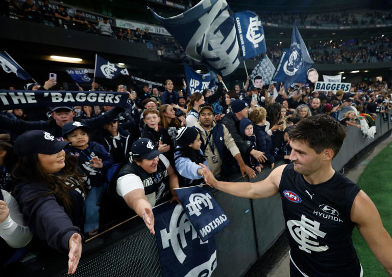 Carlton favourite extends time at club despite serious injury Carlton favourite extends time at club despite serious injury