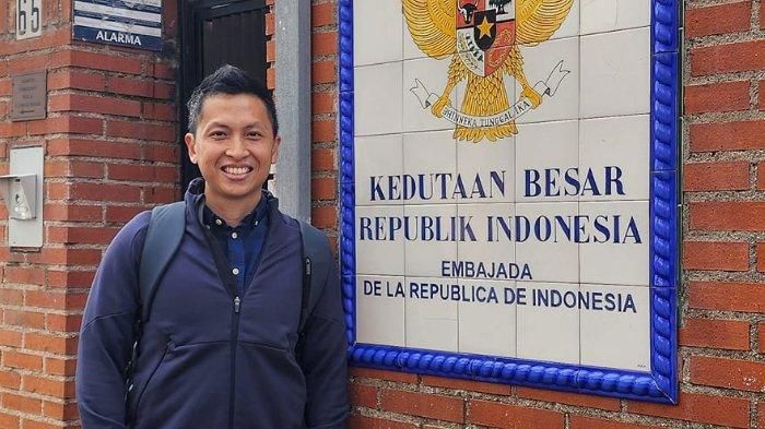 Detik-Detik Sebelum Diplan Kementerian Luar Negeri Tewas Terekam CCTV, Penjaga Kos Buka Rahasia Gerak-Gerik Arya Daru
