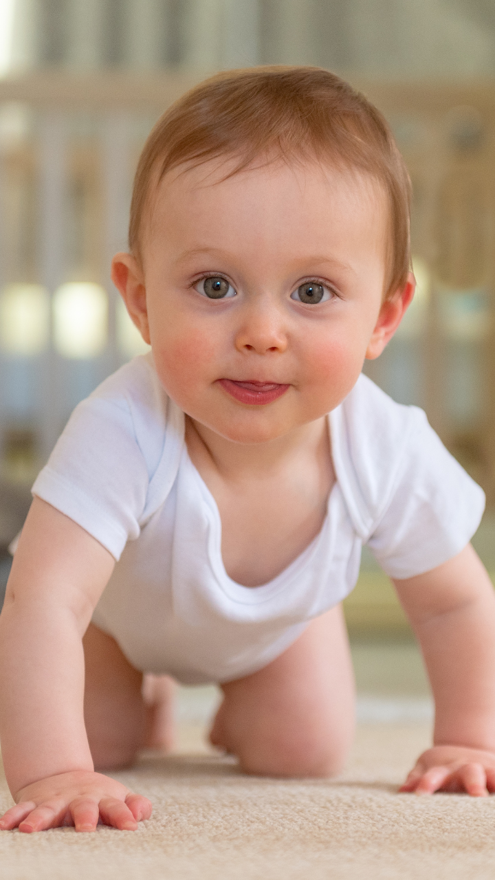 10 baby boy names that mean "joy"