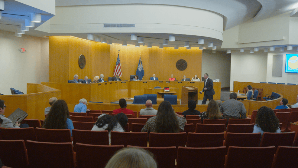 Council passes first reading of stricter juvenile curfew in Myrtle Beach