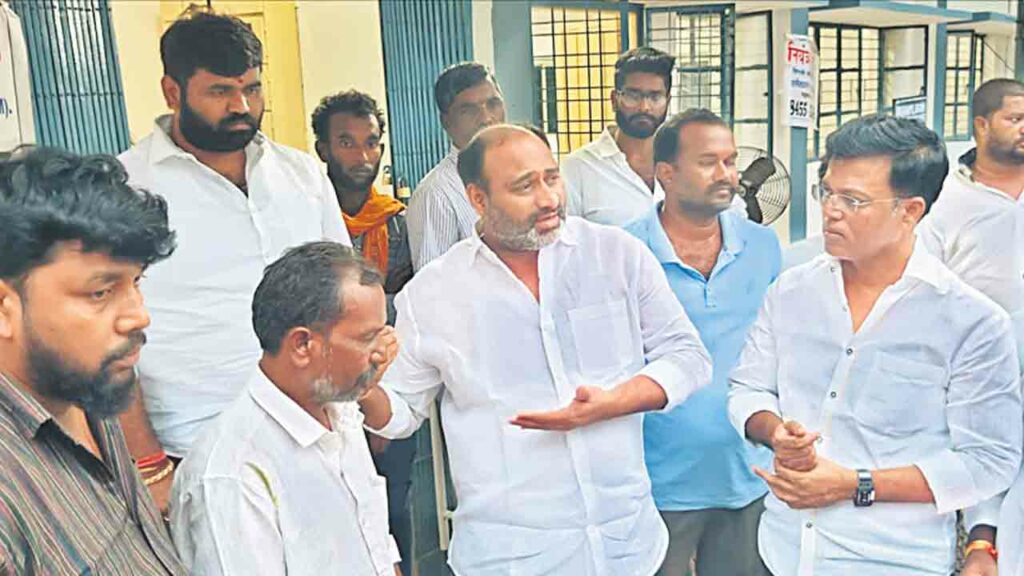 రూ. కోటి చొప్పున పరిహారం ఇవ్వాల్సిందే