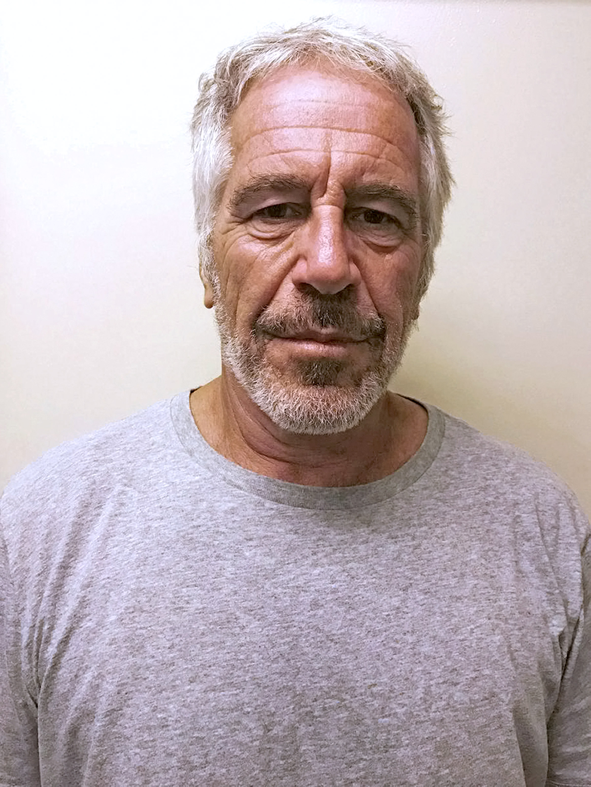 FBI cierra caso de Jeffrey Epstein: se suicidó y no tenía "lista de clientes"