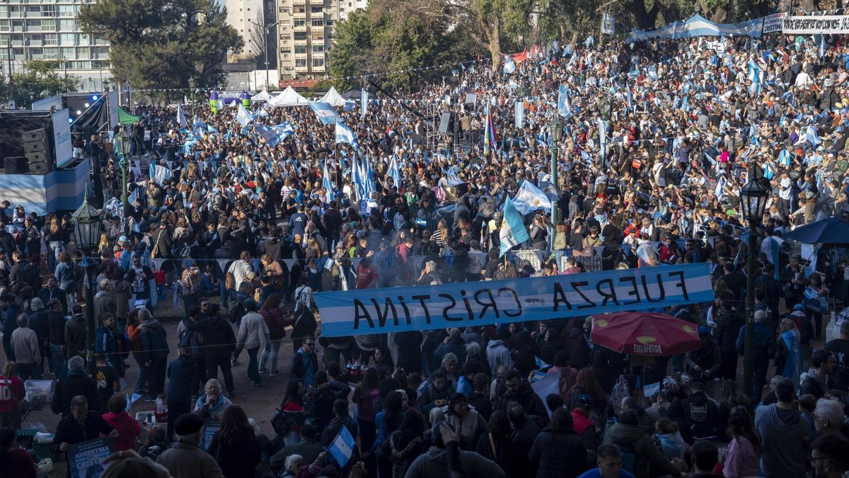 CFK le habló a la militancia en Parque Lezama: 