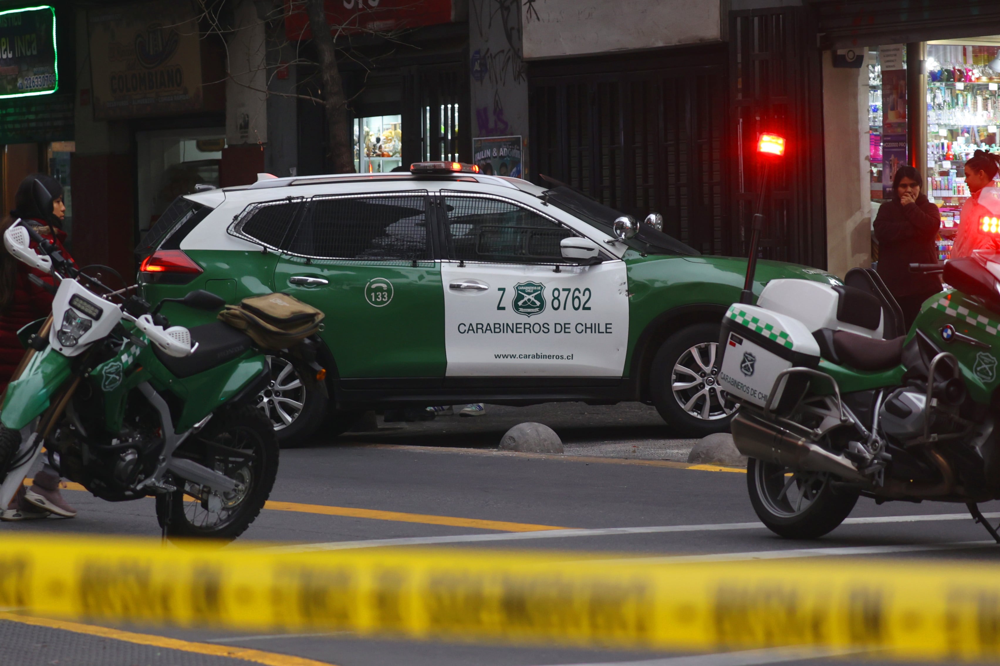 Atropellan a carabinero en el centro de Santiago