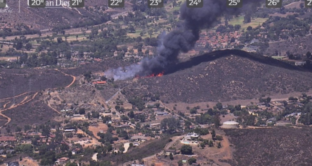 Steele Fire in Rancho San Diego - AA1Iimxz.img