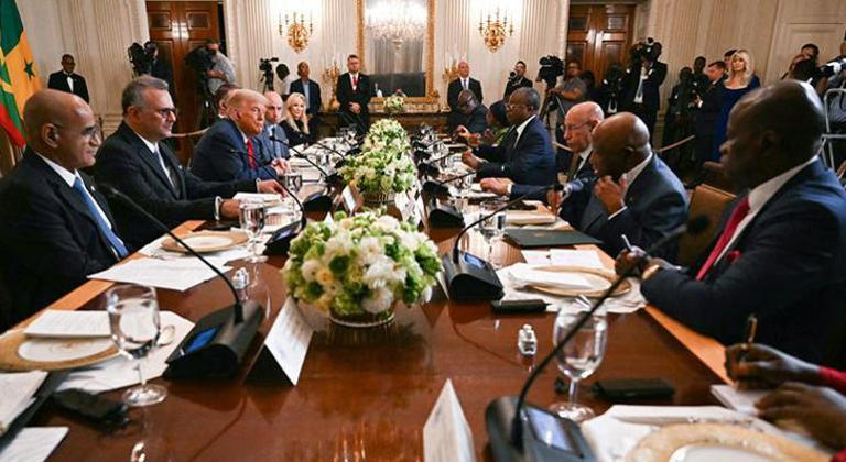 Trump'tan ana dili İngilizce olan Liberya liderine tarihi gaf! 'Konuşmayı nereden öğrendiniz?'