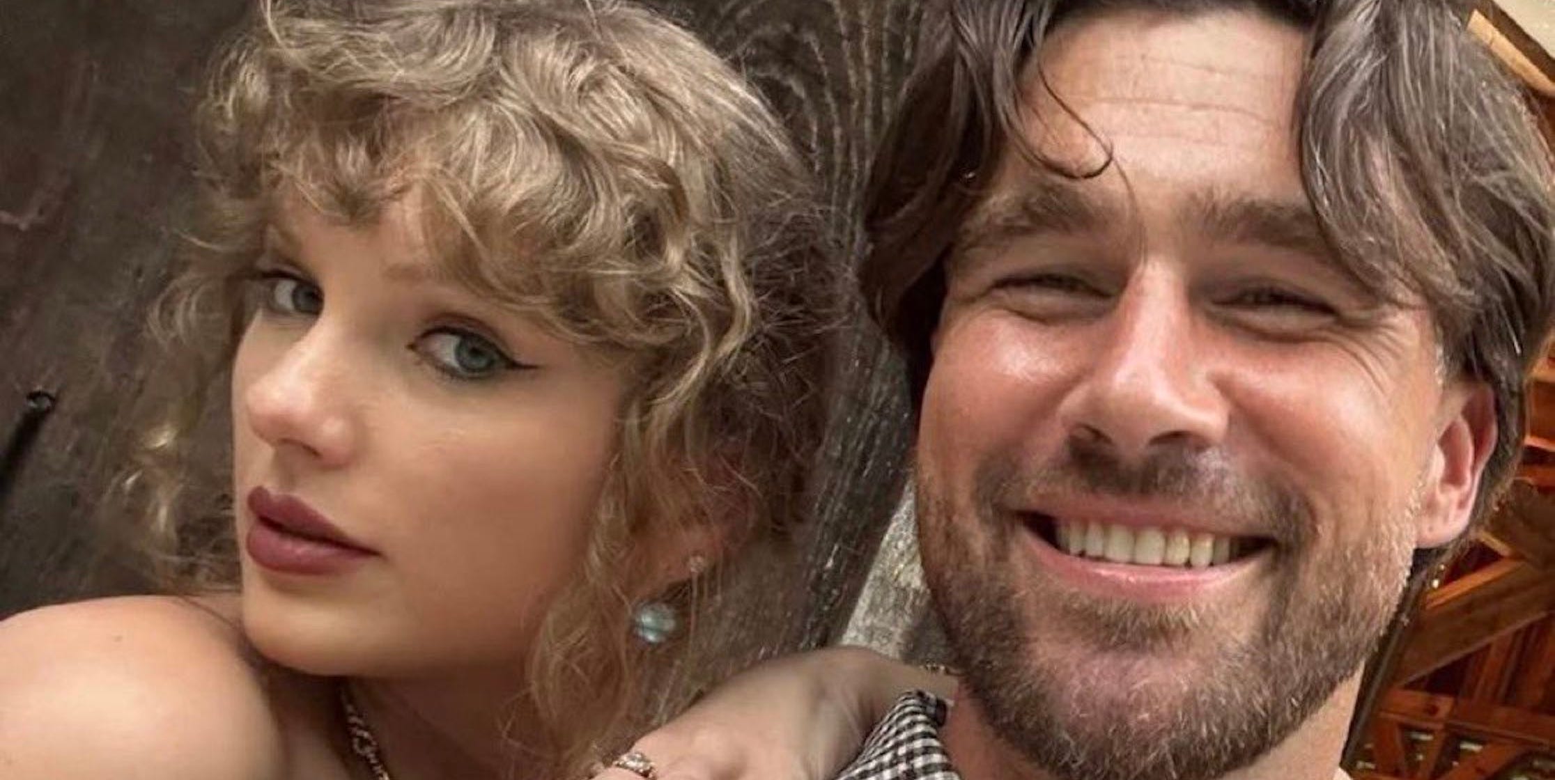 Travis Kelce and Taylor Swift’s secret $20 million Florida mansion has been exposed — and what they’ve been hiding behind closed doors will leave you speechless in this full inside tour! And Brittany Mahomes accidentally revealed it in a video… - News