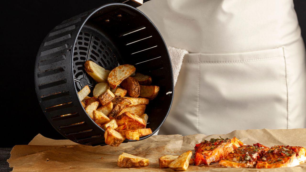 Friggitrice ad Aria 6L (1,5Kg), Air Fryer, Digitale, Comandi Touch, 10
