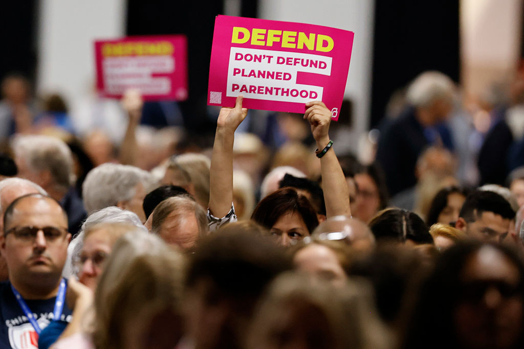 Planned Parenthood is suing the Trump administration over funding cuts(02)