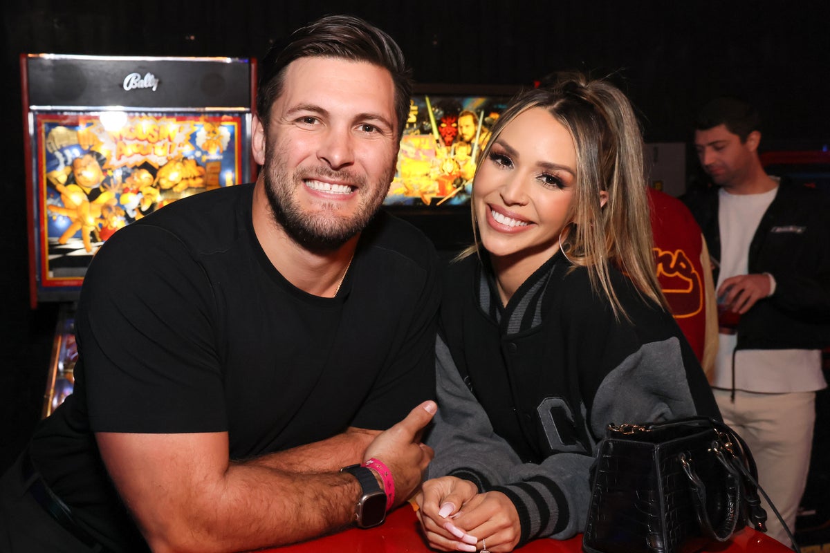Vanderpump Rules alum Scheana Shay reveals husband Brock Davies cheated(00)