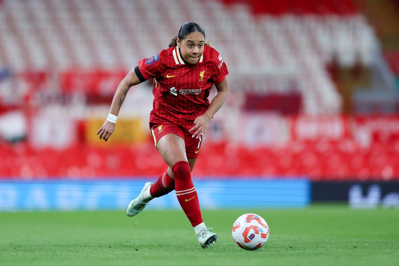 canadian-national-olivia-smith-to-reportedly-set-record-transfer-fee