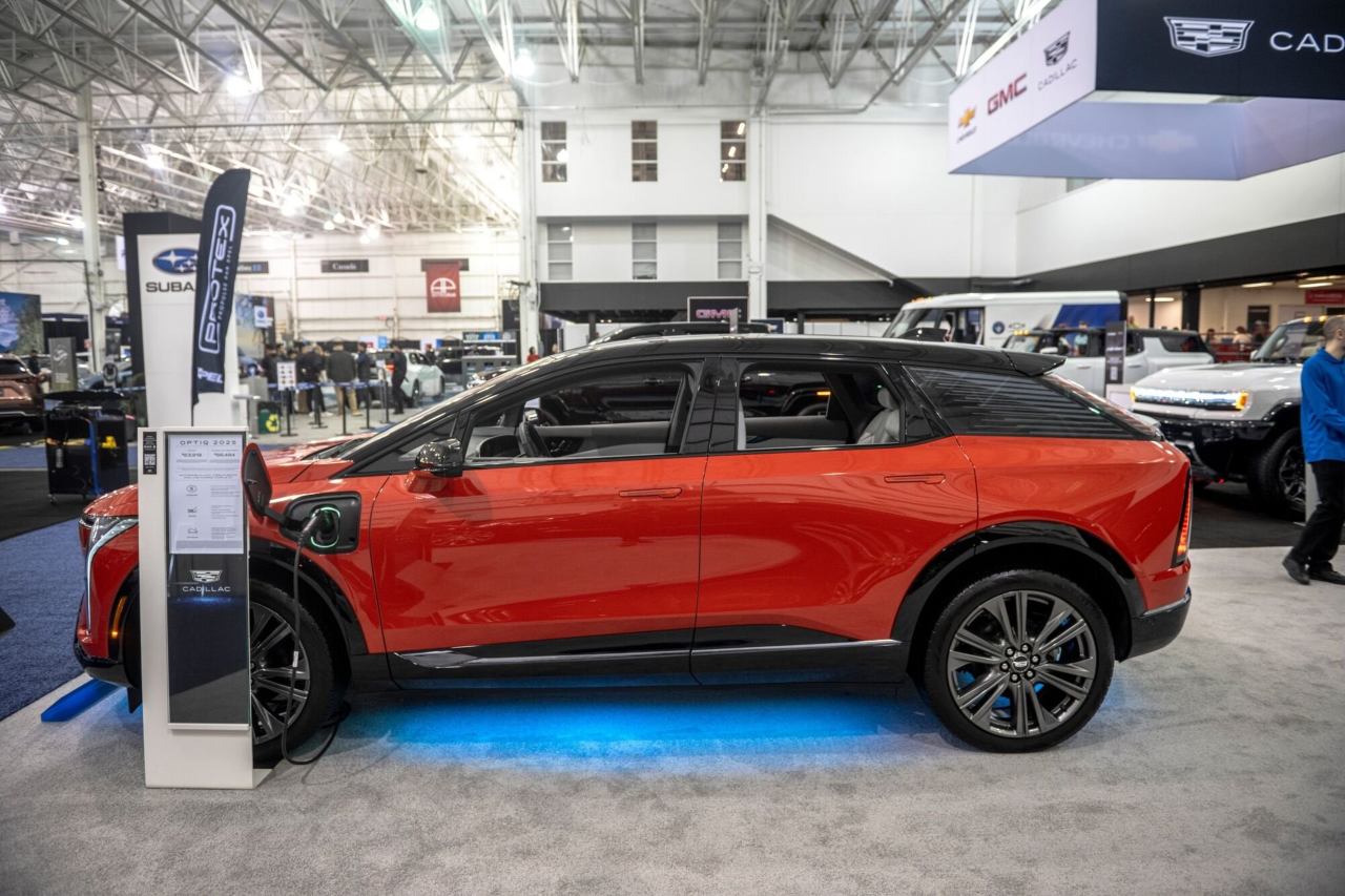 Canada Seeks Help for Automakers on Meeting EV-Sales Mandate