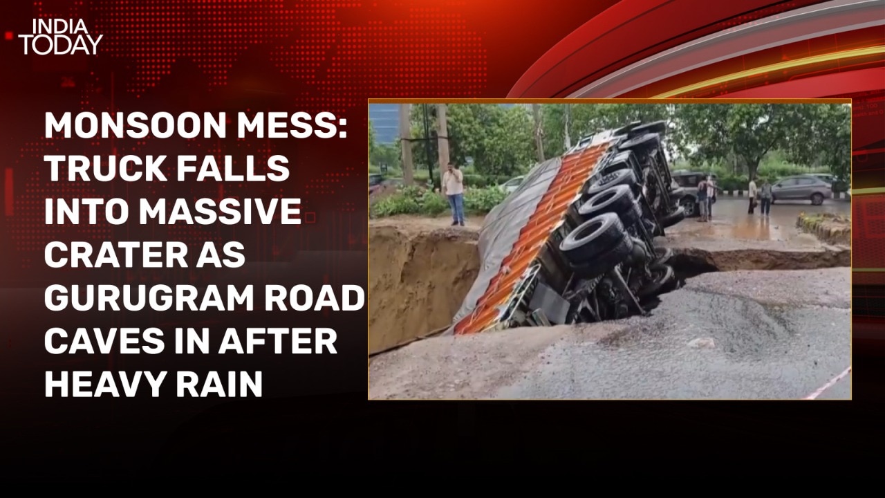 Rain brings Delhi to its knees Why is urban infrastructure crumbling(01)