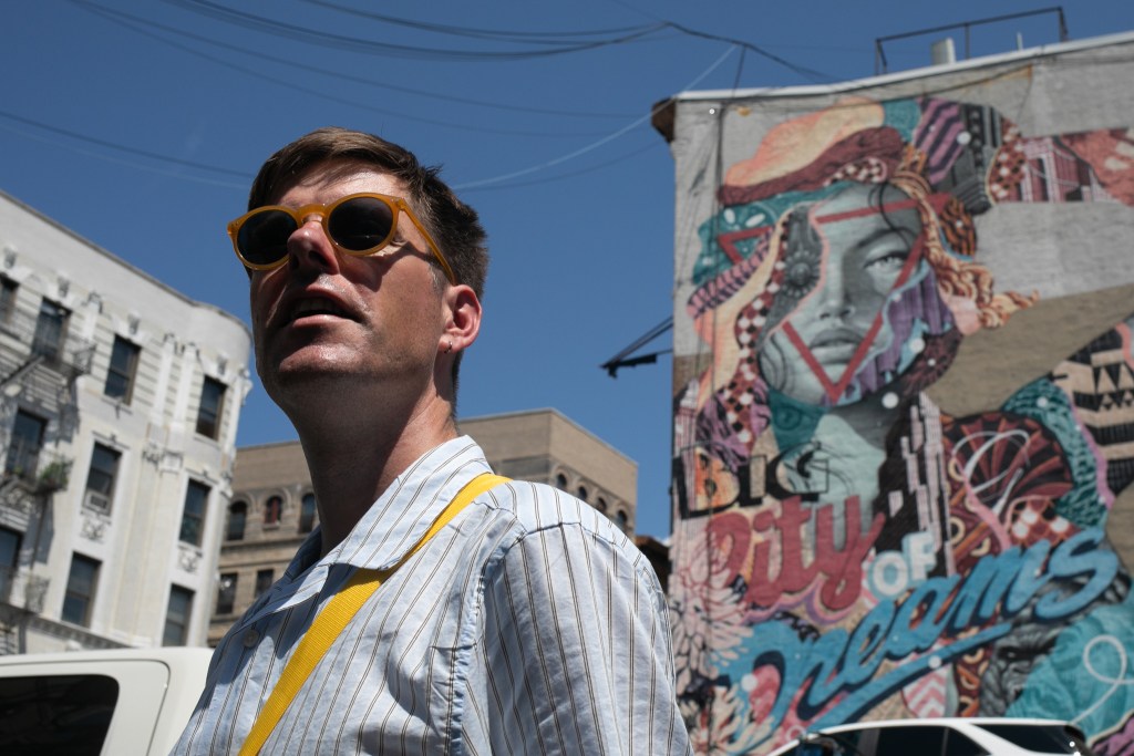 Meet the Brit Mapping NYC One - AA1ImyXO.img