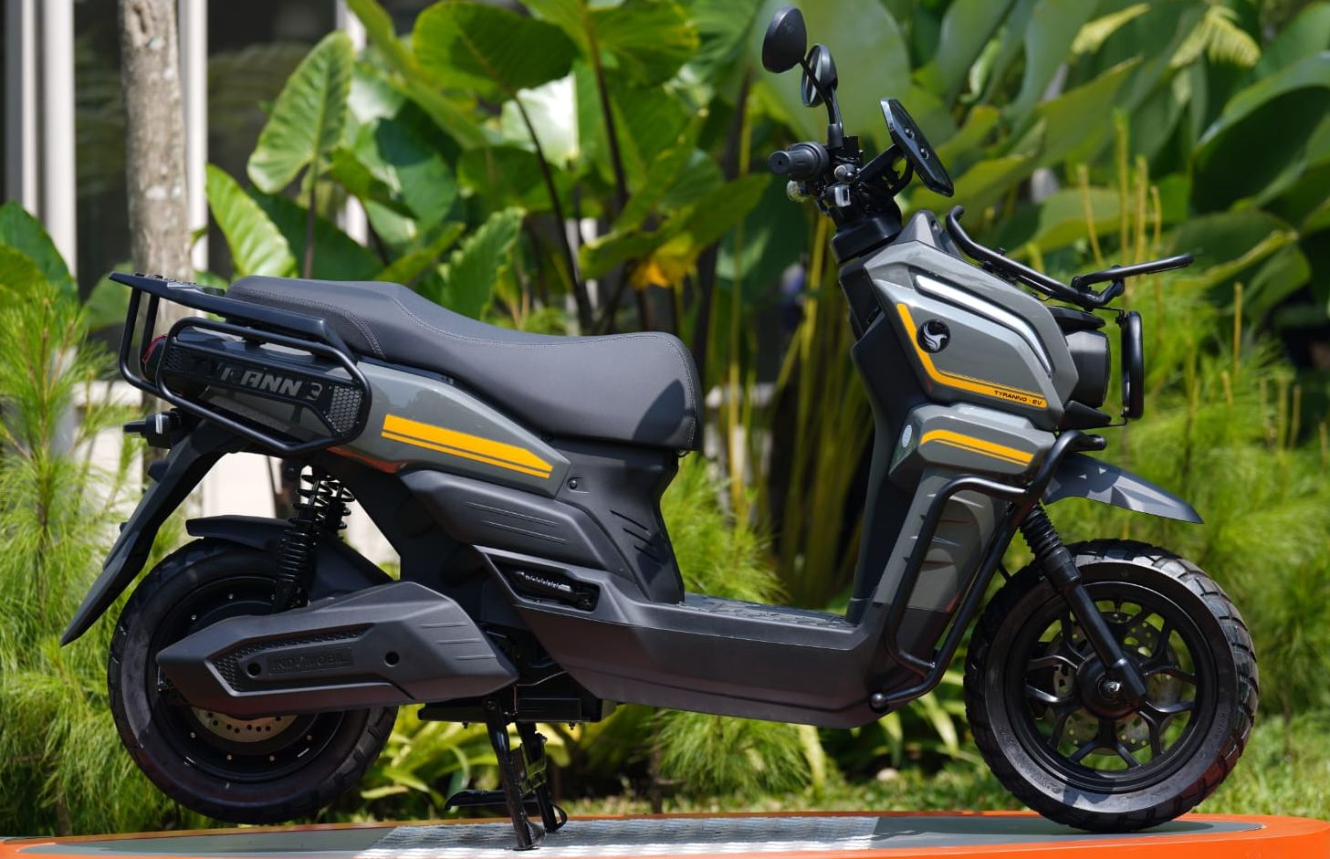 Tyranno Jadi Motor Listrik Terbaik di GridOto Award 2025