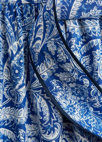 Der „Weiß-Blau“-Rock von H&M ist der schönste Sommertrend 2025