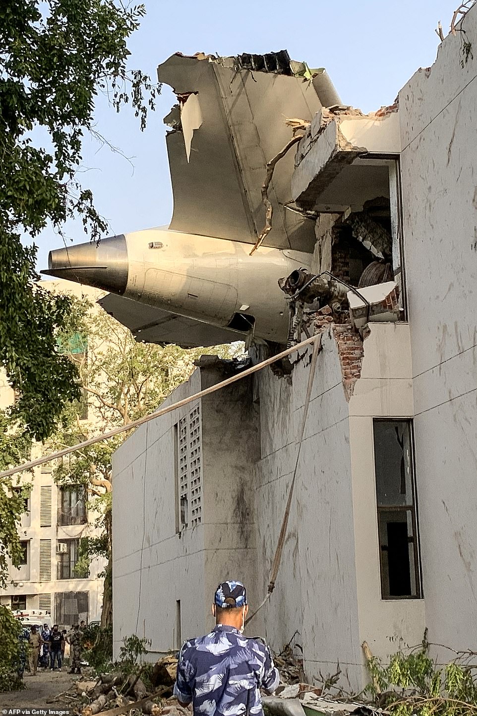 Air India plane crash probe 'focuses on pilots'