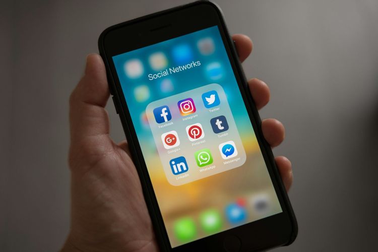 Inilah 7 Dampak Negatif Media Sosial pada Kesehatan Mental!