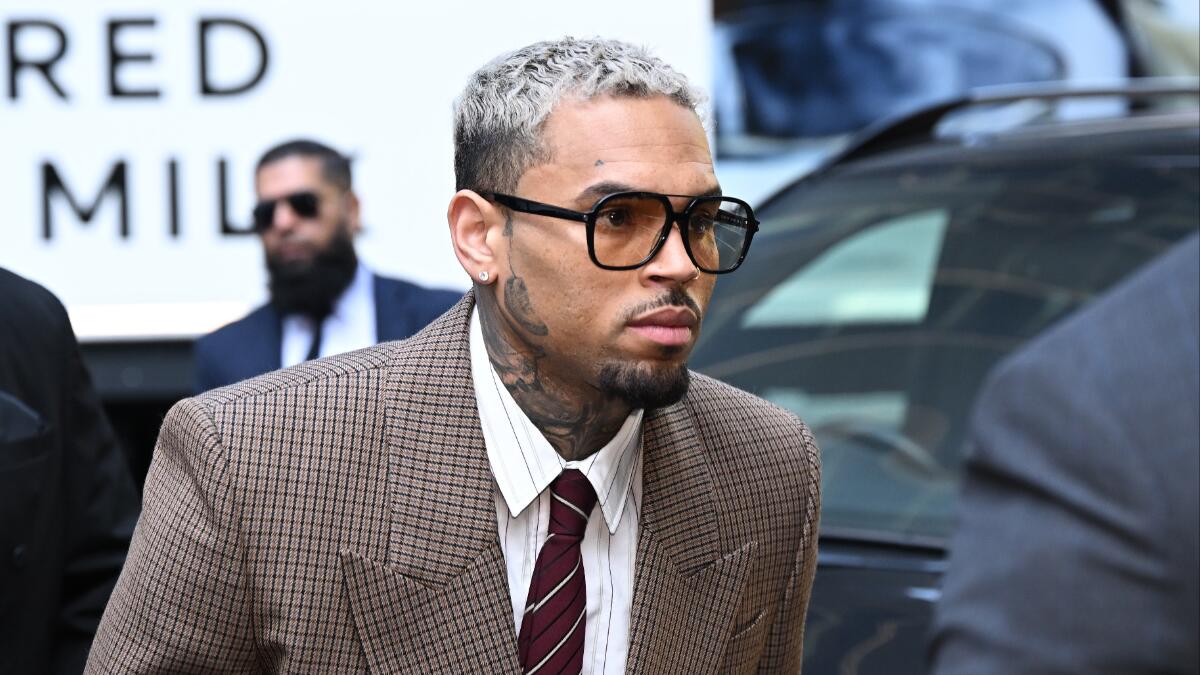 Chris Brown Enters Plea For Two Additional Charges In The U.K.