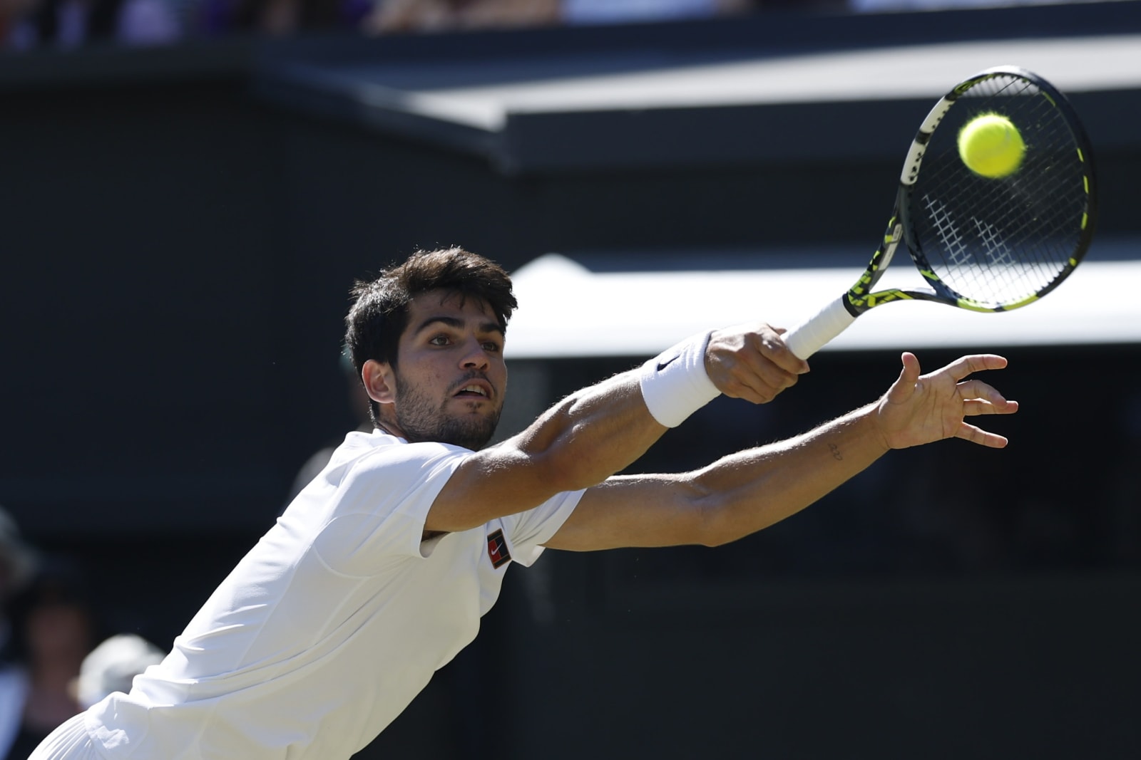 アルカラス決勝へ ウィンブルドン第12日