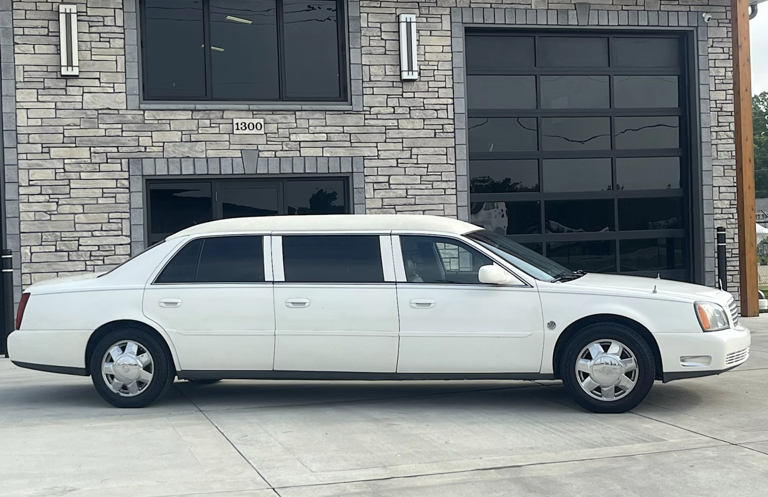 Stately Stretch: 2005 Cadillac DeVille Limousine by Federal