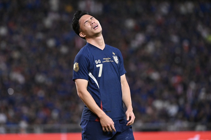 Ngôi sao Thái Lan Supachok nhận tin dữ, nguy cơ ảnh hưởng sự nghiệp