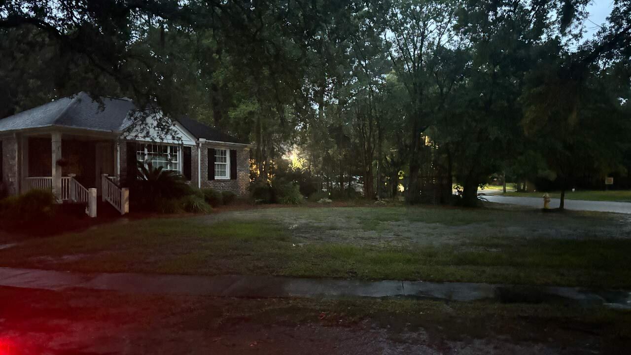 Fire Crews Respond To Structure Fire In West Ashley