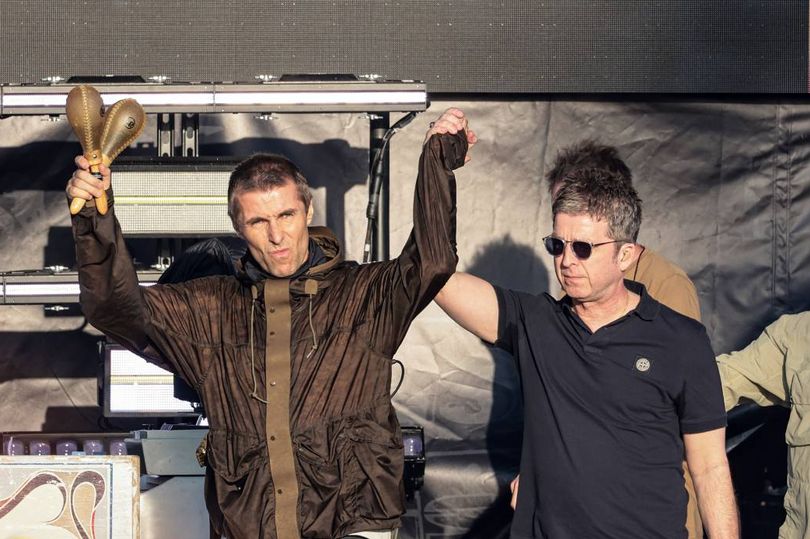 Liam Gallagher booed by Oasis fans as he makes controversial song