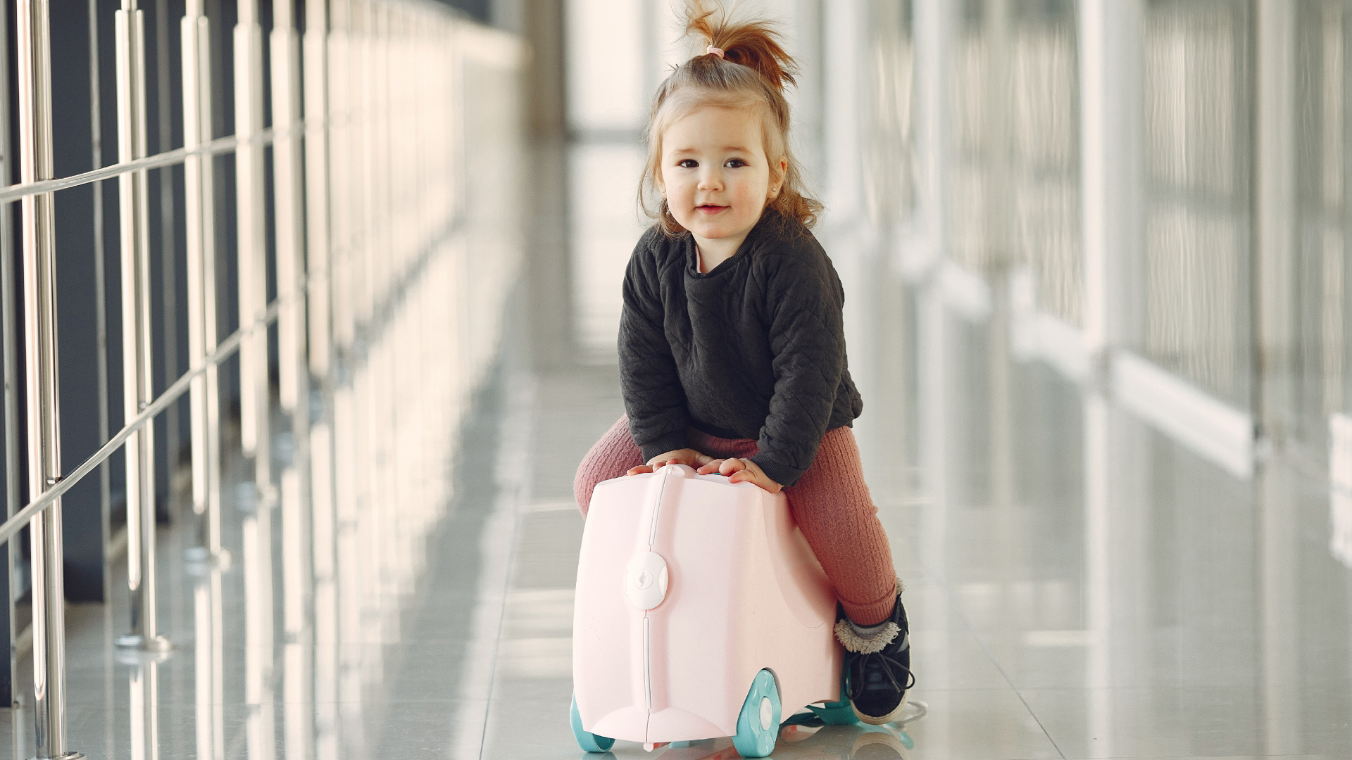#39 Extremely dangerous #39 : Child disappears in restricted area of airport #39 Extremely dangerous #39 : Child disappears in restricted area of airport