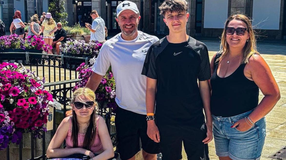 Isla is very close to her family, including her parents and older brother