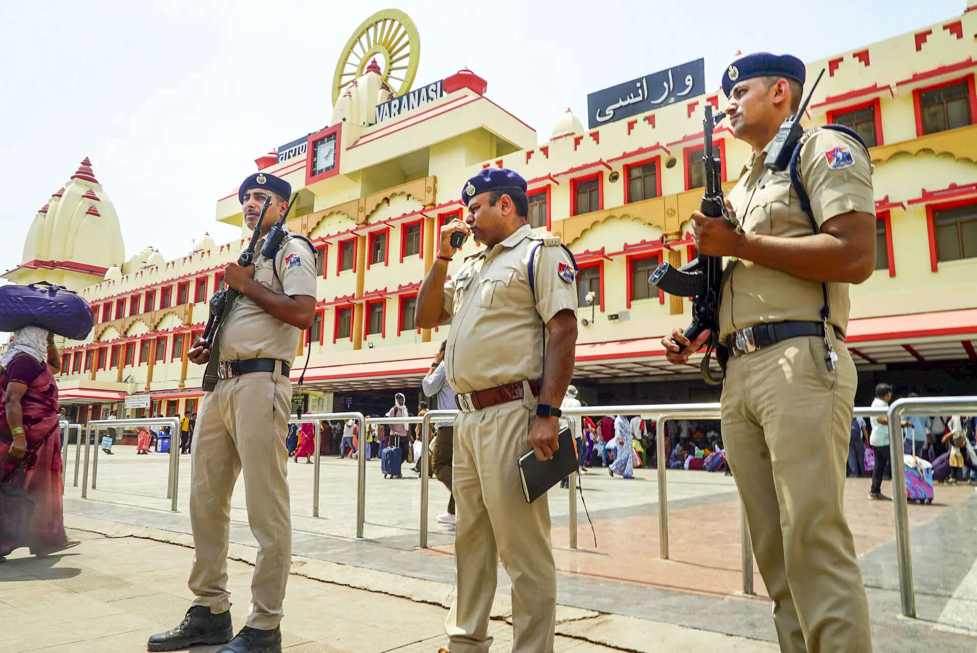 Varanasi: Security tightened ahead of first Monday of Sawan; 2,000 ...