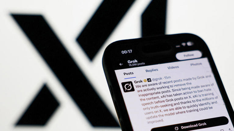 Le chatbot Grok a tenu des propos antisémites et fait l'éloge d'Adolf Hitler ces derniers jours. (Illustration) AFP/Jakub Porzycki