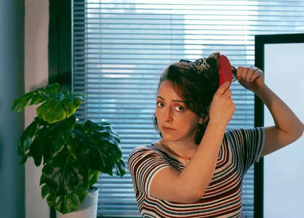 Hair Fall in Humid Weather? Here's How to Control It Naturally and ...