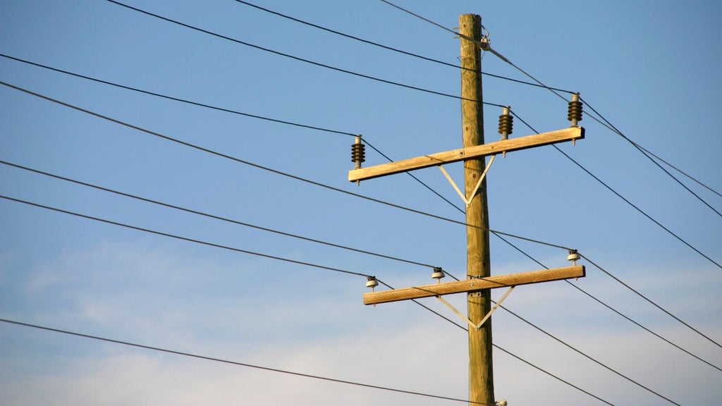 Wind damage knocks out power for - AA1Iu8su.img