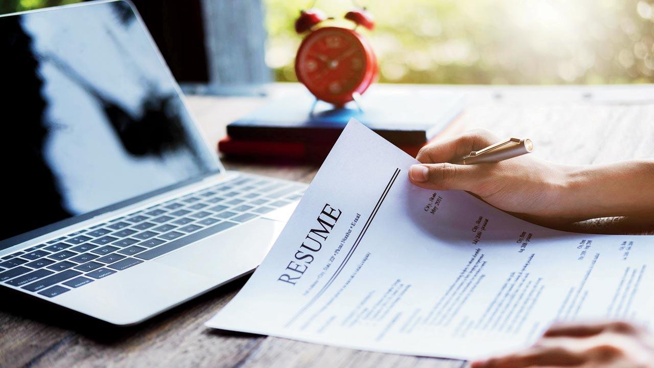 Craft your resume Your invisible - AA1IuXyr.img