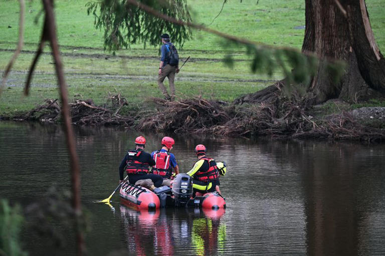 Search for Texas flood victims paused as severe weather hampers rescue