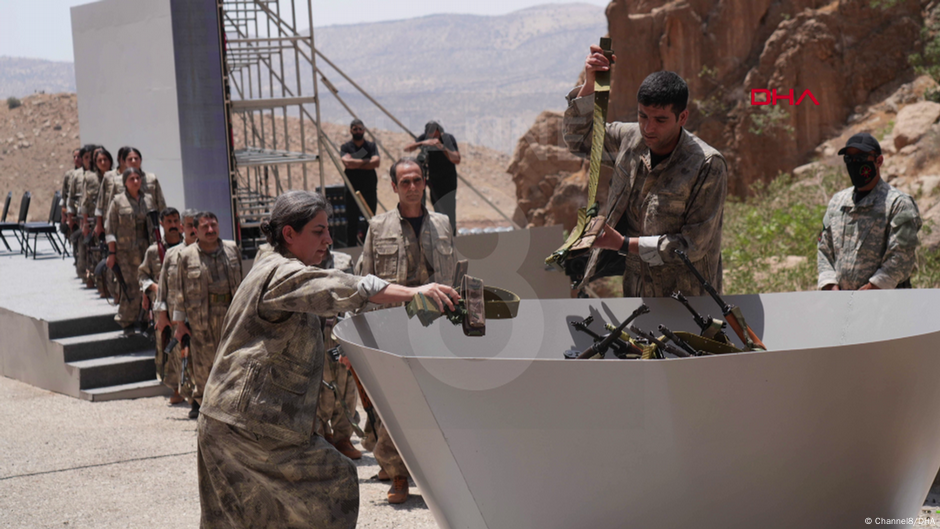 Бойцы РПК сложили уничтоженное оружие в Иракском Курдистане в пятницу