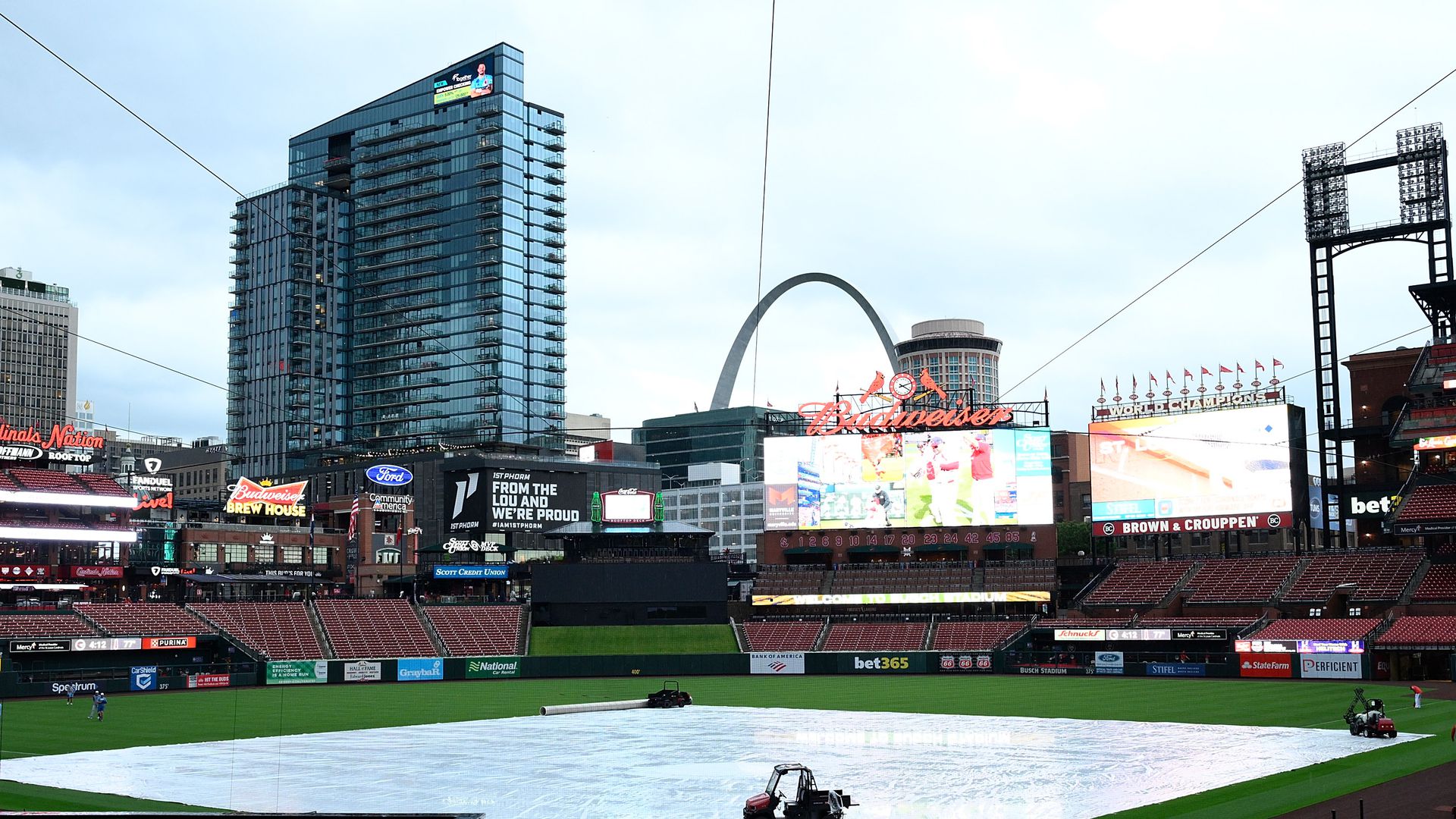 braves-at-cardinals-rain-delay-updates