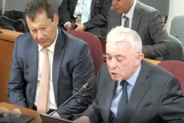 El expresidente Álvaro Uribe interviene en su juicio. El Tiempo