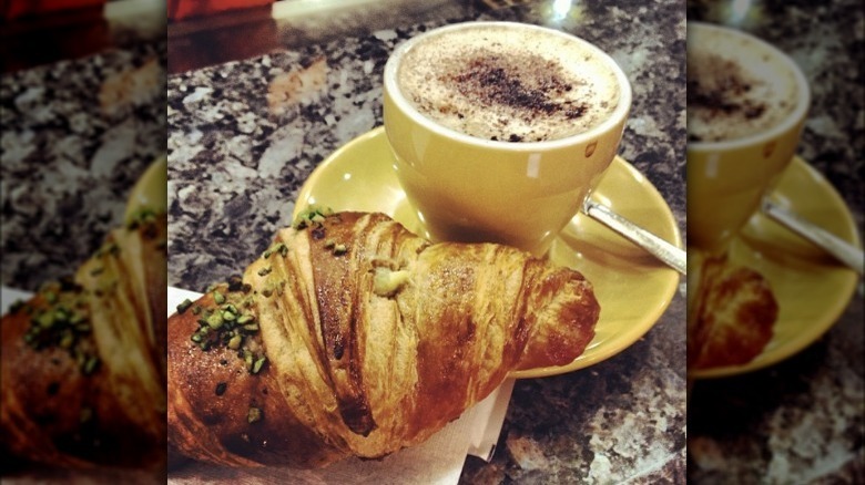 14 Foods And Drinks You Have To Try In Rome, Italy