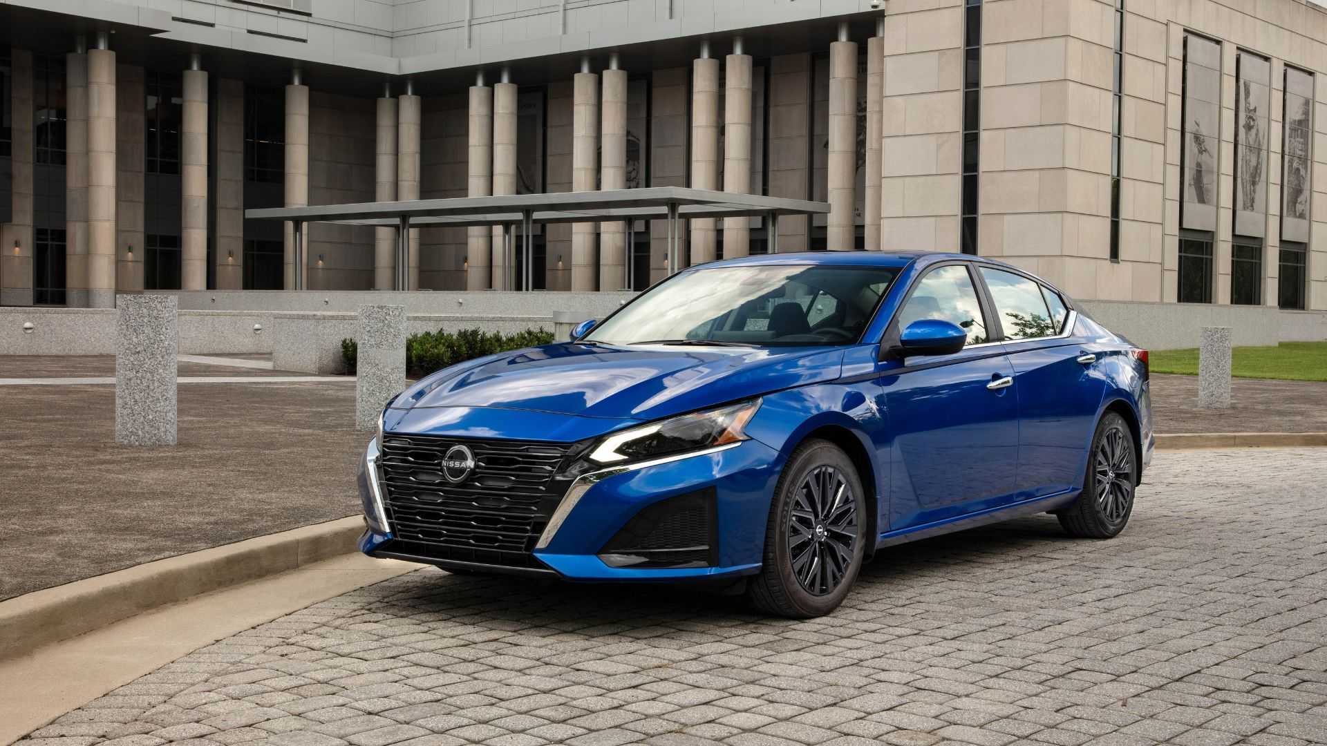 2023 - 2025 Nissan Altima 6th Gen (L34) Facelift Front Angle View