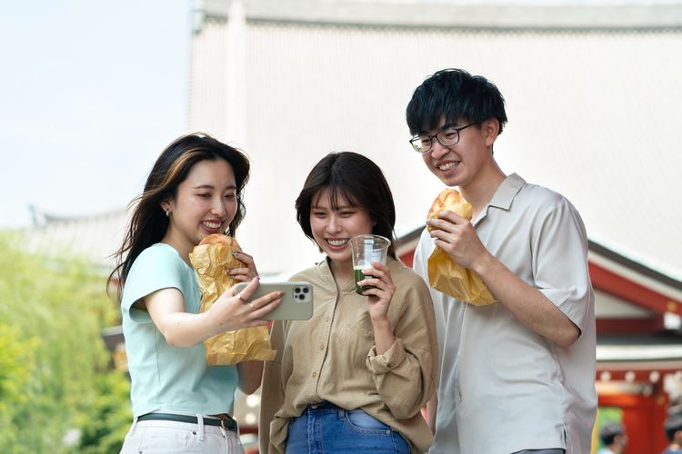 5 Zodiak yang Sering Bungkam Saat Kumpul, Termasuk Virgo dan Scorpio