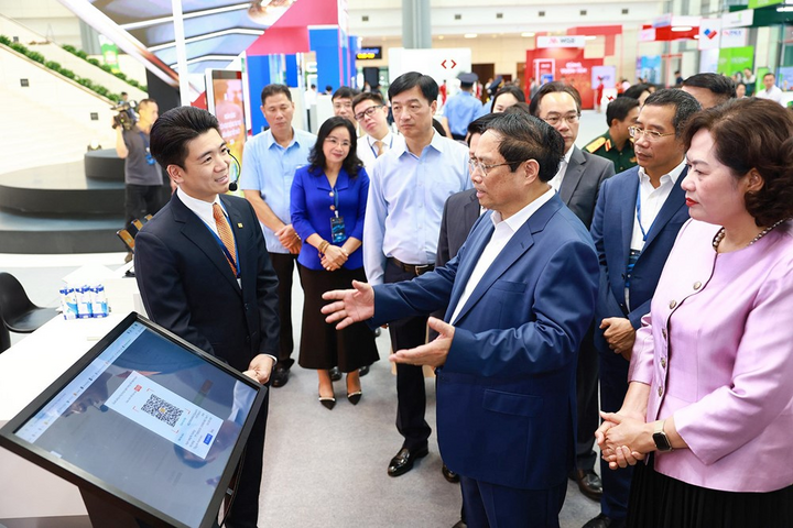 Từ Tâm Dụng Trí Sức mạnh nội lực của SHB Từ Tâm Dụng Trí Sức mạnh nội lực của SHB