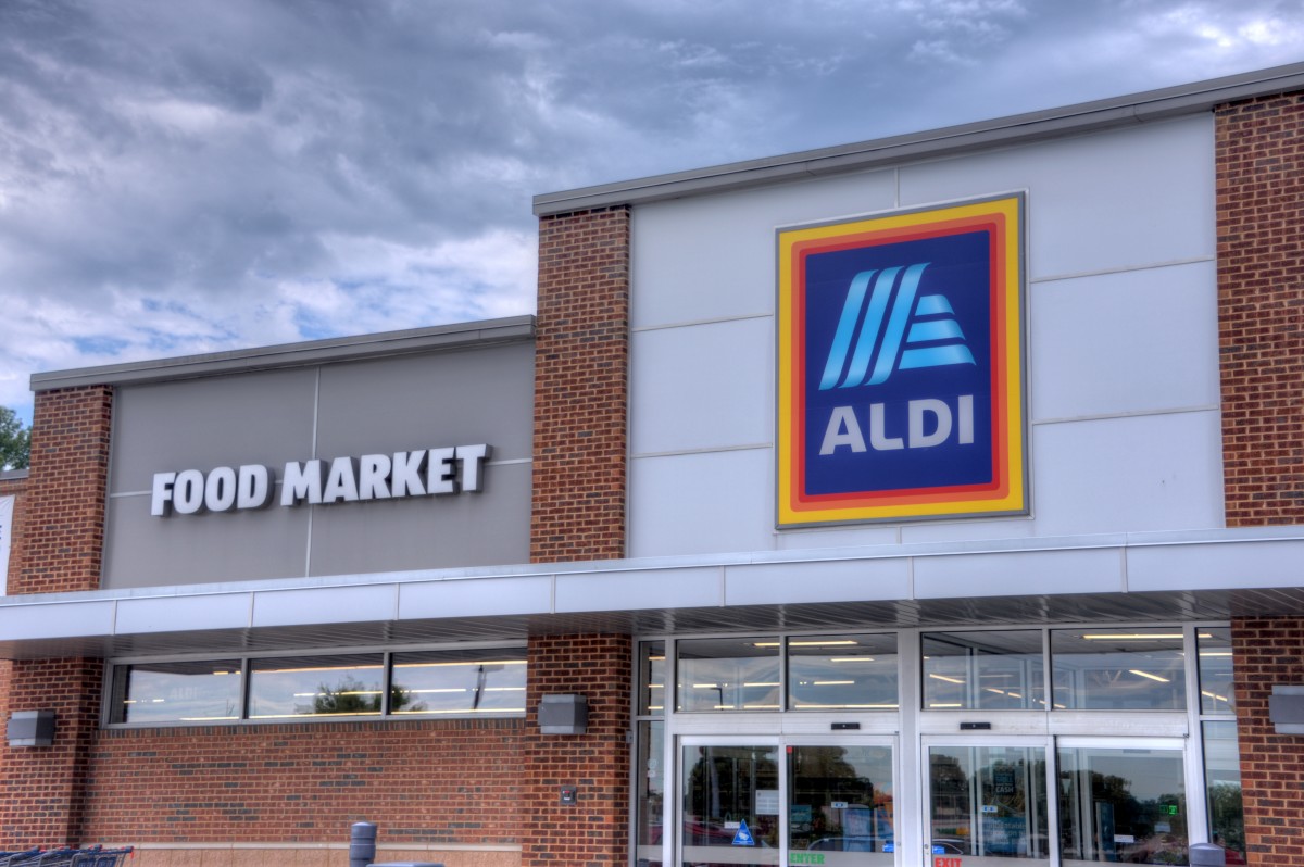 Aldi's New PetThemed Doormats Are ImPAWssibly Cute