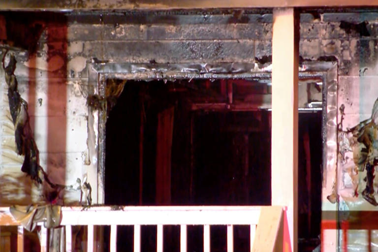 MASSACHUSETTS-INCENDIO EN RESIDENCIA