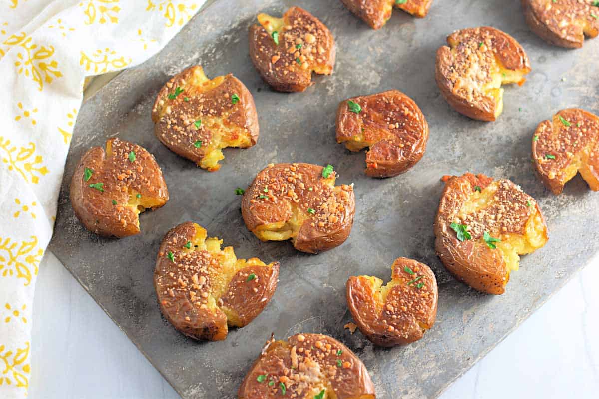 Crispy Garlic Parmesan Smashed Potatoes
