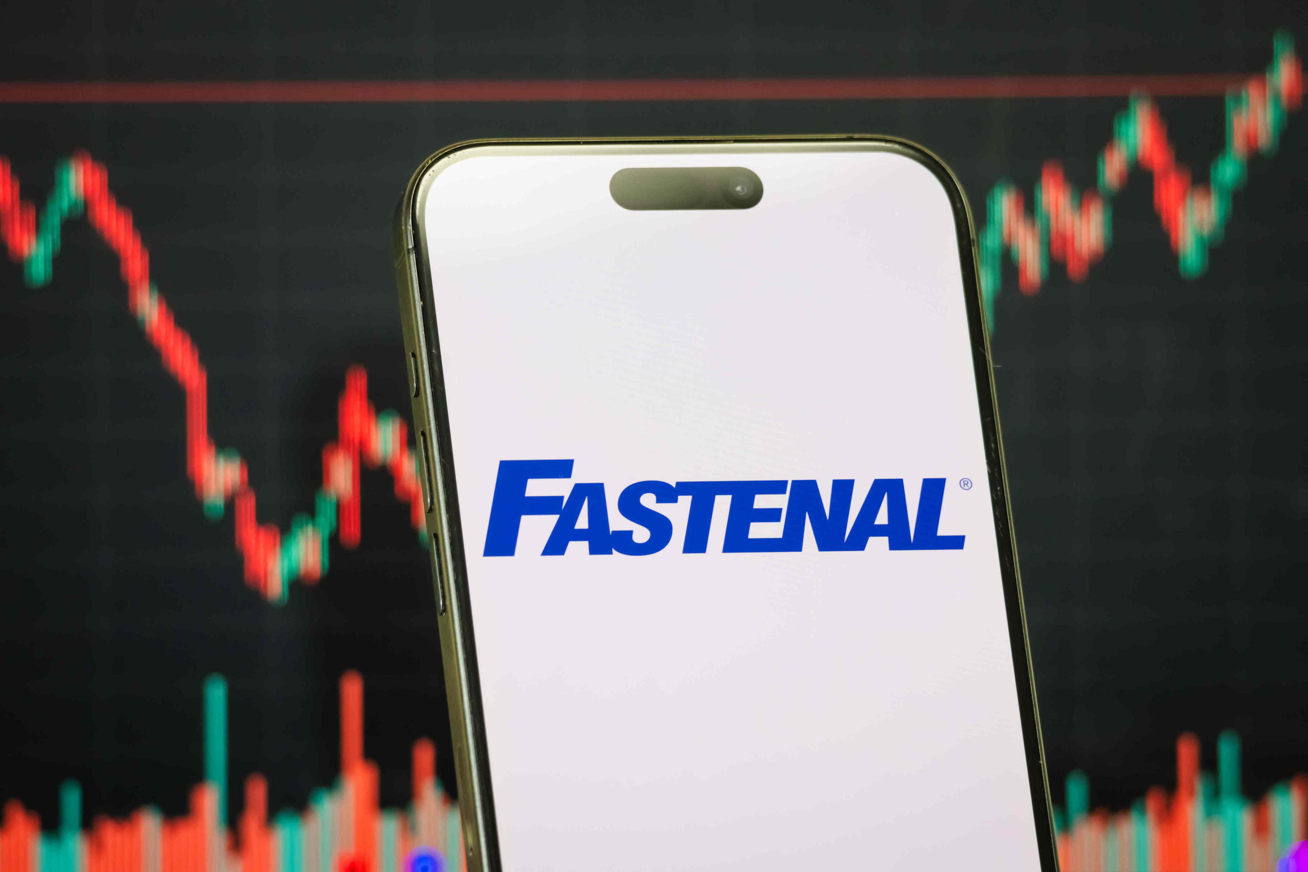 0 News Article Image Fastenal Stock Rises as Company Kicks Off Busy Earnings Week With Solid Results