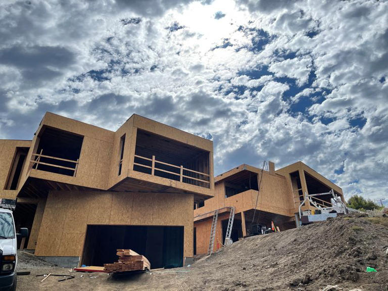 FILE PHOTO: A house under construction is seen in Los Angeles, California, U.S., June 22, 2022. REUTERS/Lucy Nicholson/File Photo